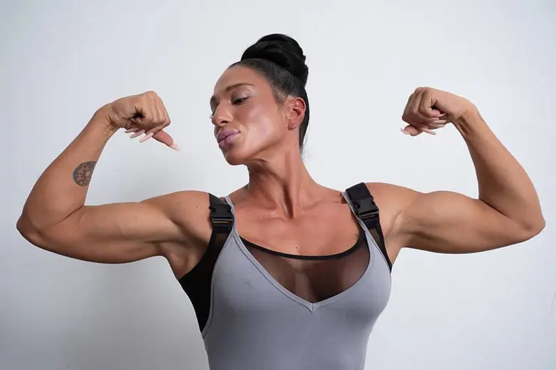 Marina Nikolaeva female bodybuilder and fitness model, aesthetic muscular physique and feminine shape